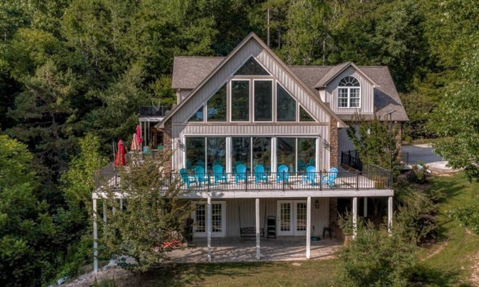 Saxony Forest Casa | Luxury 4BR/4BA Lake Keowee Retreat- Mountain Cabin Vibes + Private Dock