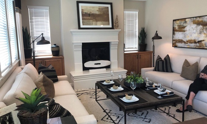Salinas Casa | Luxury 4BR House w/AC f& WiFI in Salinas - Near Monterey, Family friendly