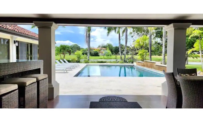 Playa Blanca Casa | Luxury 4BR Villa + Guesthouse & Pool @Buenaventura