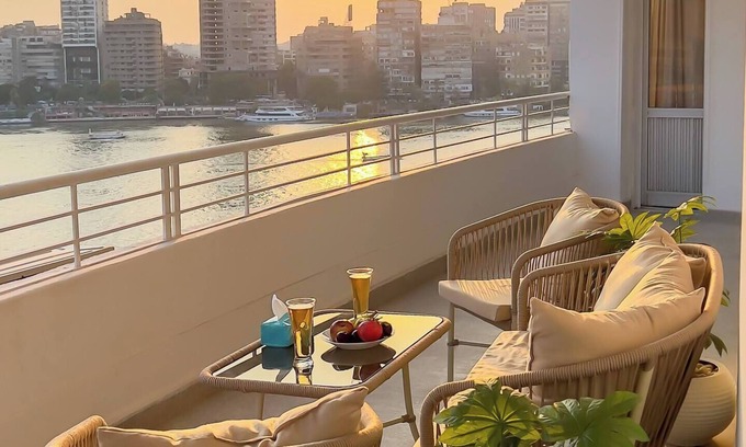 Al Manial Apartamento | Luxury 5-Star 3BR Nile View Apartment in Cairo