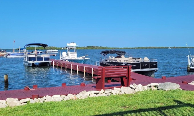 Oak Hill Casa | LUXURY 5TH WHEEL WITH FULL DECK directly on the water