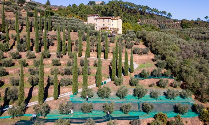 Cascine-La Croce Villa | Luxury 6-bed Tuscan Villa Near Lucca and Florence