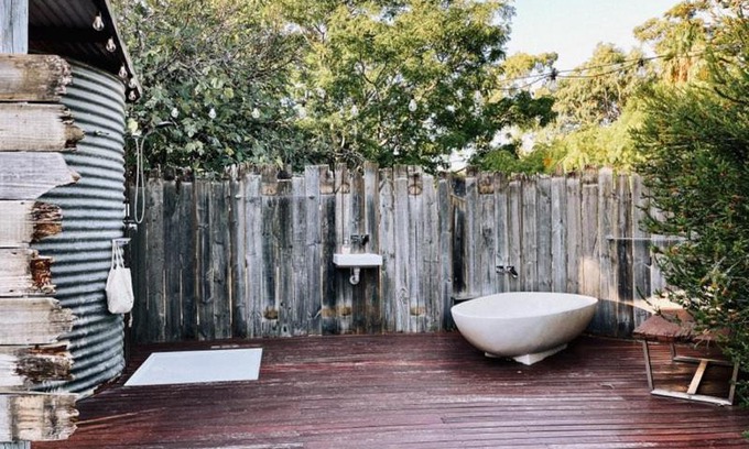 Furnissdale Otro | Luxury 6 metre Bell Tent & Outdoor Bathroom, WIFI, TV and firepit,