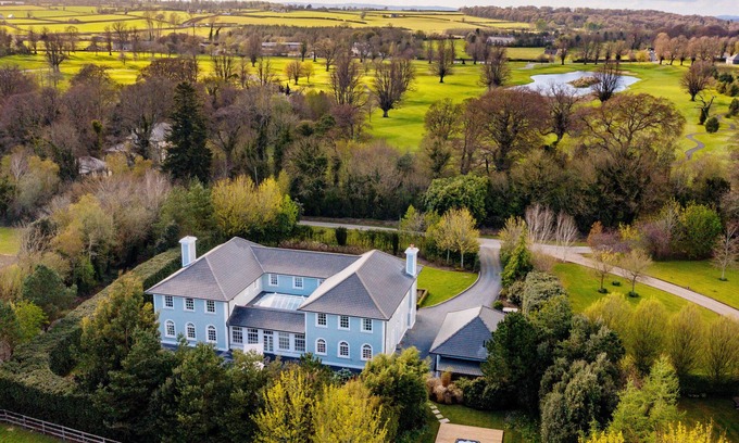 Thomastown Villa | Luxury 7-Bed Villa w/ Gym, Outdoor Sauna, WiFi & Nicklaus Golf at Mount Juliet