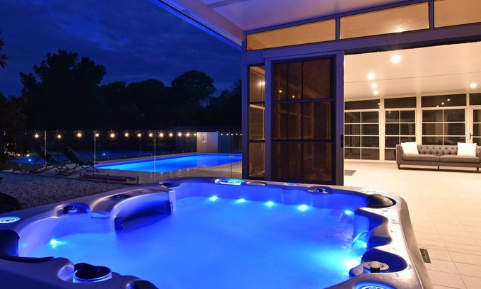 Nulkaba Casa | Luxury 7 bedroom Estate Hunter Manor Located in Central Hunter Valley