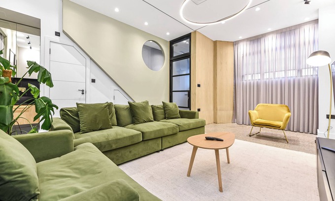 Seven Sisters Casa | Luxury Abode: 5-Bed Haven Ideal for Big Groups!