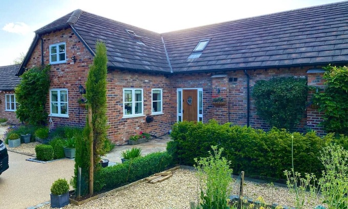 Macclesfield Casa | Luxury Accom with Pool Henbury Macclesfield
