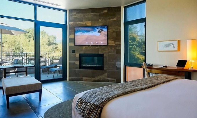 Yountville Casa | Luxury Amenities and Personalized Service! Rooftop Pool, Fireplace!