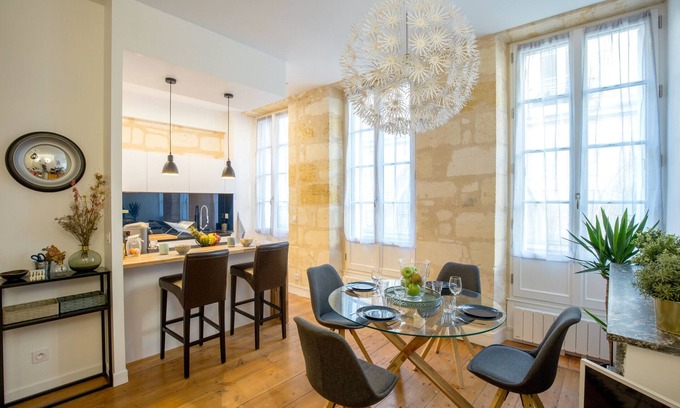 Hotel de Ville - Quinconces Apartamento | Lujo y comodidad en el corazón histórico de Burdeos