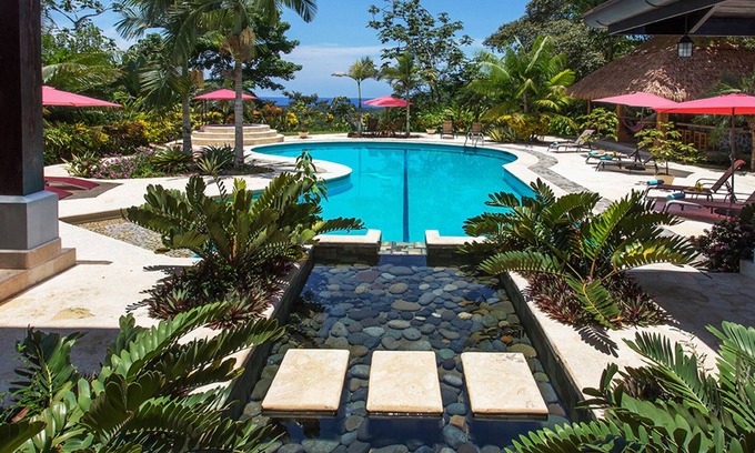 Ballena Villa | Lujo y comodidad en su propio resort tropical