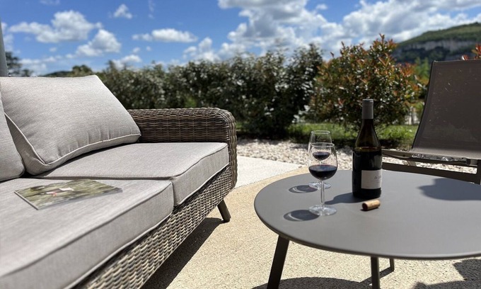 Tour-de-Faure Villa | Luxury and refinement facing Saint Cirq Lapopie
