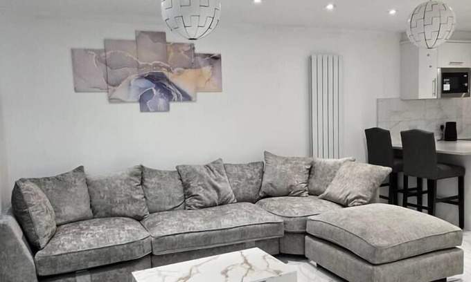 Greenhithe Casa | Luxury and stylish 3 bedroom house in Greenhithe