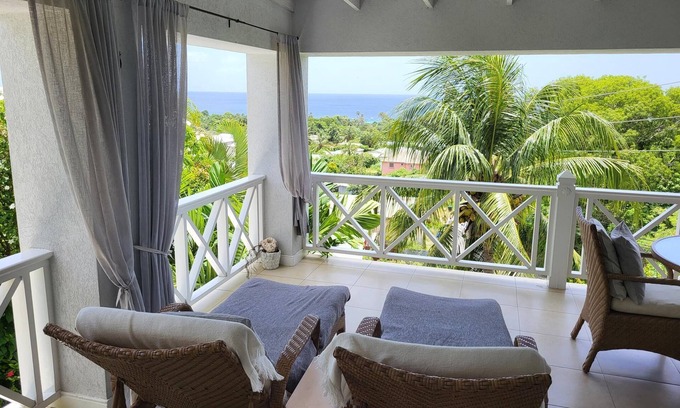 Lower Carlton Apartamento | Lujo y valor con excelentes vistas al mar.