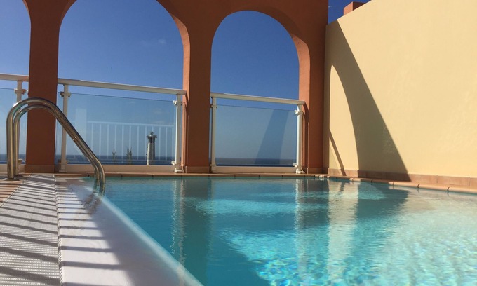 Solana del Matorral Apartamento | Apartamento de lujo, Wifi, vistas al faro y a la playa, piscina privada