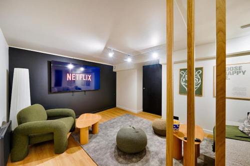 Saint-Mande Apartamento | Luxury Apartment 3BR with Spacious TV Room