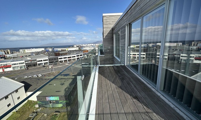 Vesturbær Apartamento | Luxury apartment downtown Reykjavik with view over the city