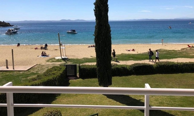 Almadraba-Canyelles Apartamento | APARTAMENTO DE LUJO EN PRIMERA LÍNEA DE MAR, ACCESO DIRECTO PLAYA ALMADRAVA