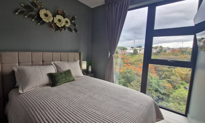 San José Apartamento | Apt de lujo en San José Parqueo Gratis y A/C