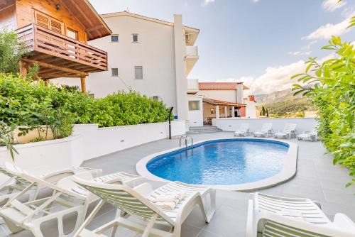 Srinjine Apartamento | Luxury apartment Irina with private heated pool