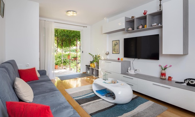 Bacvice Apartamento | APARTAMENTO DE LUJO MIRJANA con hermoso jardín en el centro de Split