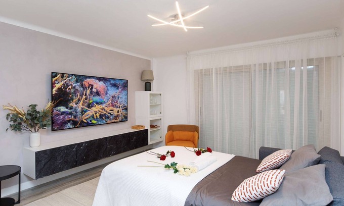 Cannes City Centre Apartamento | Luxury apartment next to the prestigious Martinez hotel on the Croisette beachfront