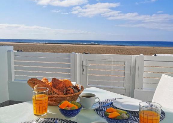 Playa Honda Apartamento | Luxury Apartment On The Beach