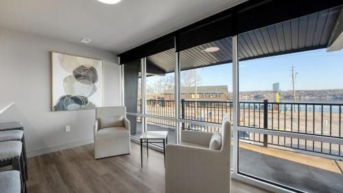 Lake Ozark Casa | Luxury Apartment on the Strip!