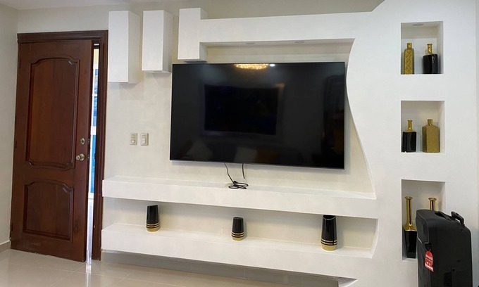 Cotui Apartamento | Apartamento de lujo Aparcamiento privado WIFI Netflix y Disney +