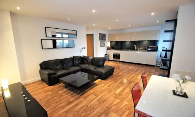 Royal Docks Apartamento | Luxury apartment that offers amazing views of the beautiful London city sky line