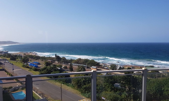 Scottburgh Apartamento | Luxury Apartment with 180° seaviews