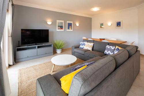 Atalaia Apartamento | Luxury apartment with free use of pool, gym and spa