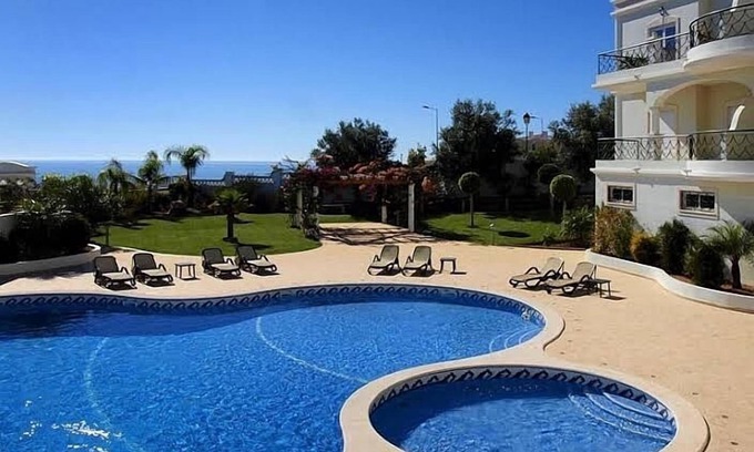 Porto de Mos Apartamento | Apartamento de lujo con vista al mar, piscina y jardines compartidos, capacidad para 6