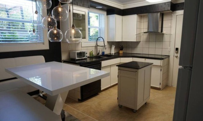 Kalamazoo Apartamento | Luxury Apartment with Patio