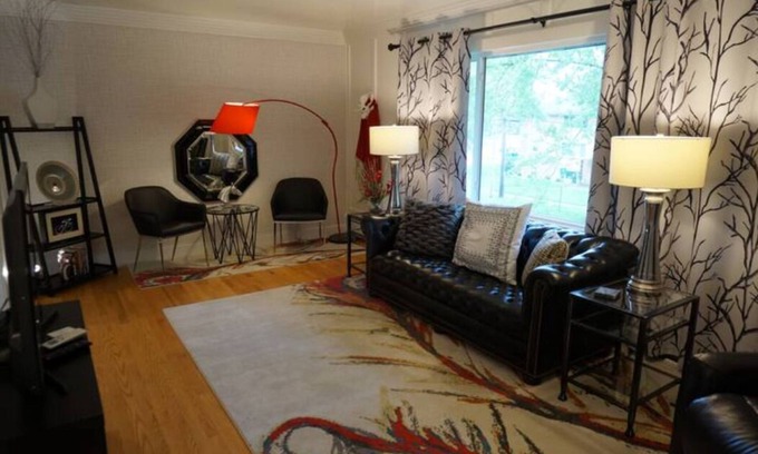 Kalamazoo Casa | Luxury Apartment with Patio