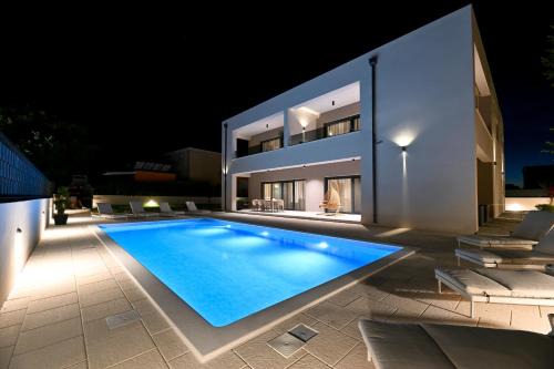 Bibinje Apartamento | Luxury apartments Marlov with swimming pool and private parking