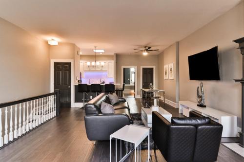St. Louis Apartamento | Luxury Apt w/Spectrum Mood Lighting - Historic Cherokee Street Antique Row