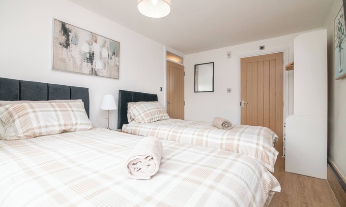 West Bromwich Apartamento | Luxury Apt with 2 bathrooms n Free Parking