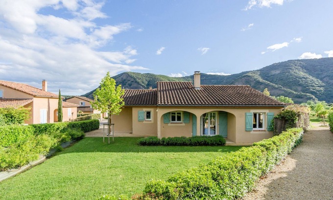 Vallon-Pont-d'Arc Villa | Villa Ardeche de lujo | Villa Lavande | 2 Dormitorios | Piscina Privada | Perfecto para familias