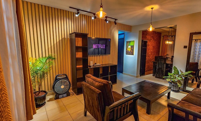 Ntinda Apartamento | Luxury At The 3BD Martyr's Villa Unlimited wifi and Netflix