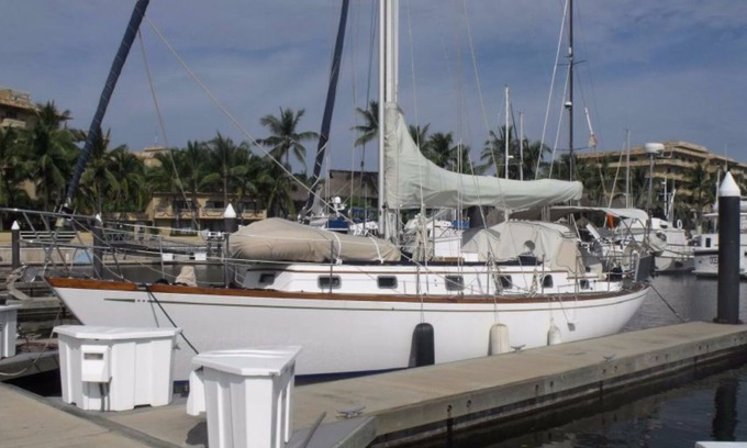 Nuevo Vallarta Alquiler De Eote | LUXURY AT THE DOCK......and we’re Pet Friendly!! One Minute Walk To The Beach.