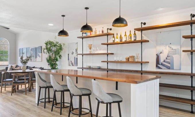 University Hills and Windsor Park Casa | Luxury Austin Getaway: Pool, Games & Fun for 12!