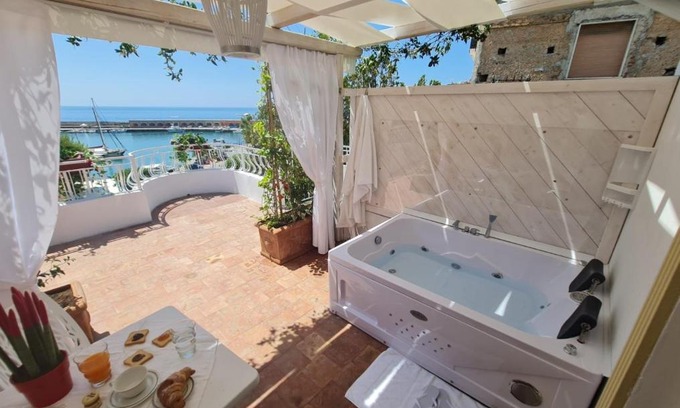 Marina Di Camerota Apartamento | luxury B&B SUITE JACUZZI VILLA FILOMENA