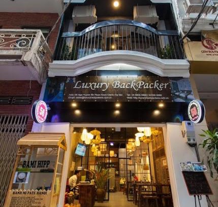 Hang Trong Hotel | Luxury Backpakers Hotel