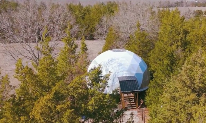 Paris Cabina | Luxury Bali Glamping – Hot Tub + 15 Acres - 90 mins from Dallas