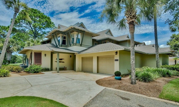 Sandestin Villa | Corazón de Sandestin! Precioso apartamento de 2 habitaciones con carrito de golf en el campo de golf Baytowne.