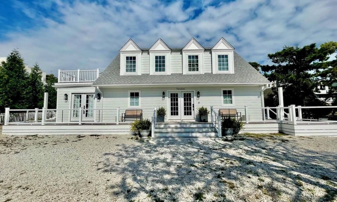 Dewey Beach Cabaña | Luxury Beach Cottage in Indian Beach w/ Private Pool & Ensuite Bedrooms!