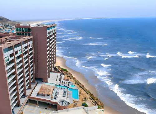 Costa de Oro Apartamento | Luxury Beach Condo with Pool
