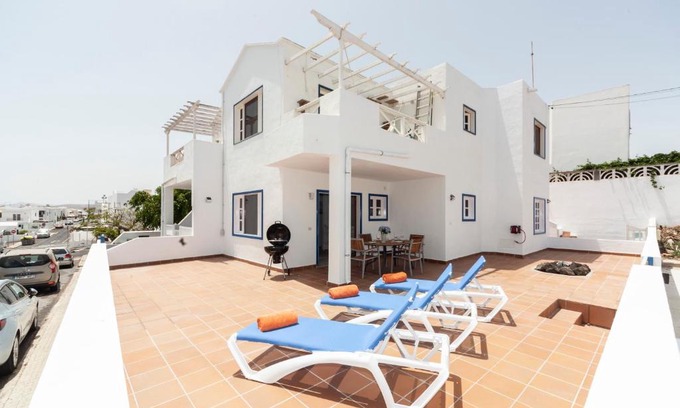Playa Honda Apartamento | Luxury Beach Fayna