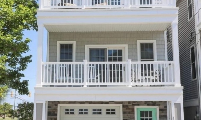 Seaside Heights Casa | Luxury Beach House Walking Distance to Ocean-4 Bedrooms & Den