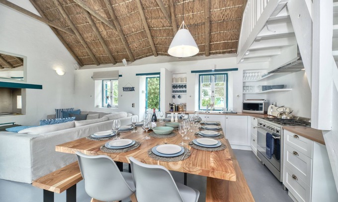 Struisbaai Casa | Luxury Beach Home | Games room & Braai | Pet friendly